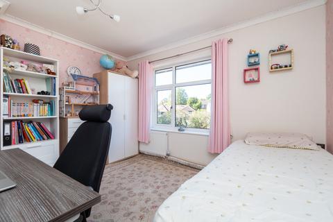 61 Effingham Close, Sutton, SM2 6AF
