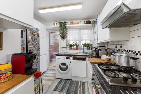 3 bedroom terraced house for sale, Myrna Close, London SW19