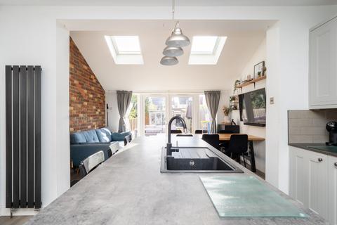 190 Clensham Lane, Sutton, SM1 2NG
