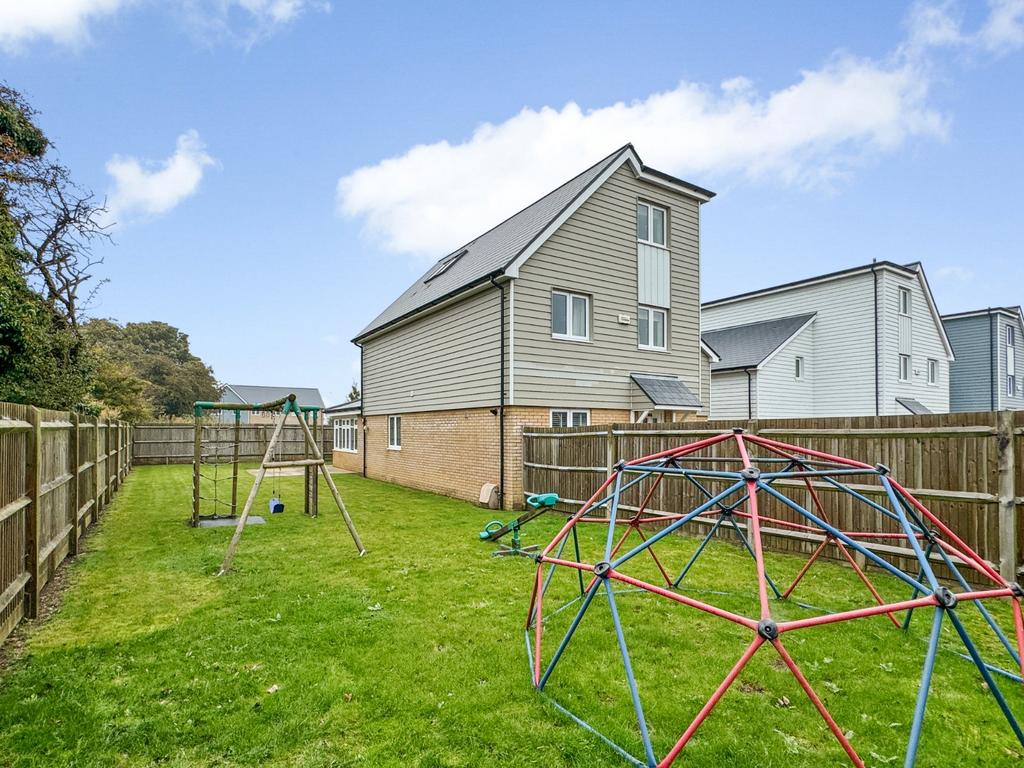 Close, Folkestone CT18 4 bed detached house for sale £575,000