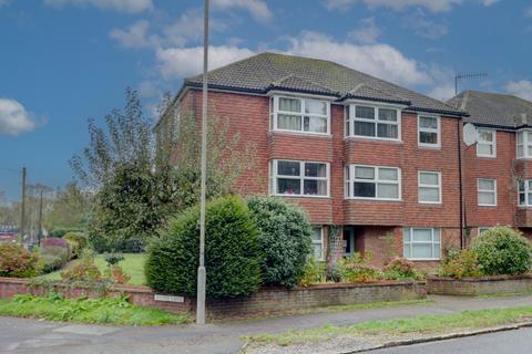 11, Rowan House Blind Lane, Bourne End, SL8 5TG