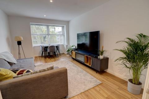 11, Rowan House Blind Lane, Bourne End, SL8 5TG