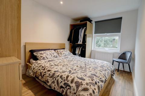 11, Rowan House Blind Lane, Bourne End, SL8 5TG