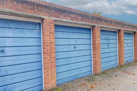 11, Rowan House Blind Lane, Bourne End, SL8 5TG