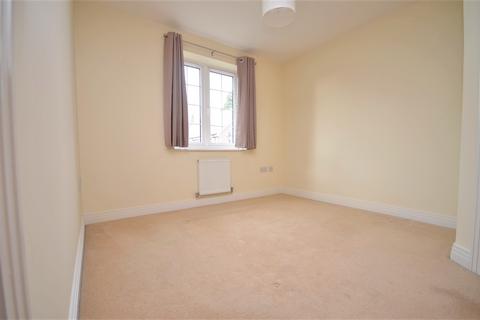 3 bedroom terraced house to rent, Brudenell Close, Buckinghamshire HP6