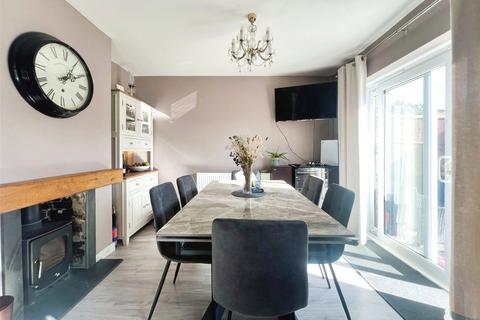 22 Fens Way, Swanley, BR8 7SW