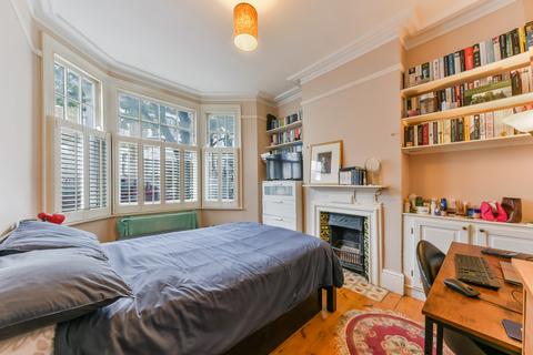 2 bedroom maisonette to rent, Marcus Street, SW18