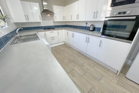 6 bedroom terraced house to rent, Albert Edward Road, L7 8RZ,