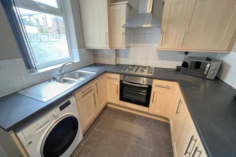 4 bedroom terraced house to rent, Southdale Road, L15 4HX,