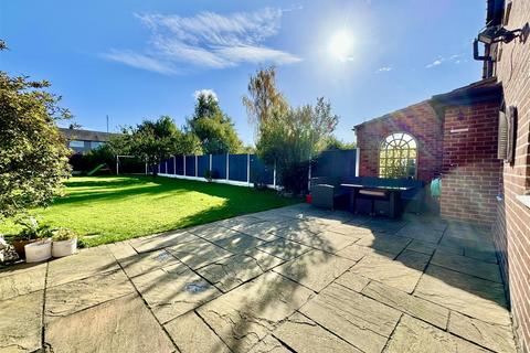 3 bedroom semi-detached house for sale, Swiftway, Lutterworth