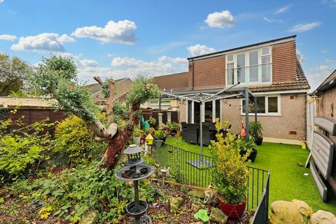 3 bedroom semi-detached bungalow for sale, Heol Clwyddau, Pontypridd CF38