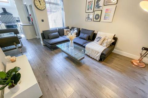 6 bedroom terraced house to rent, Ridley Road, L6 6DN,