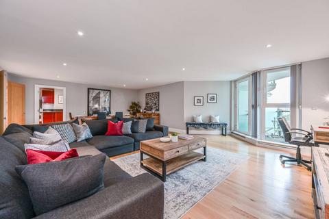 2 bedroom flat for sale, St George Wharf, Vauxhall, London, SW8