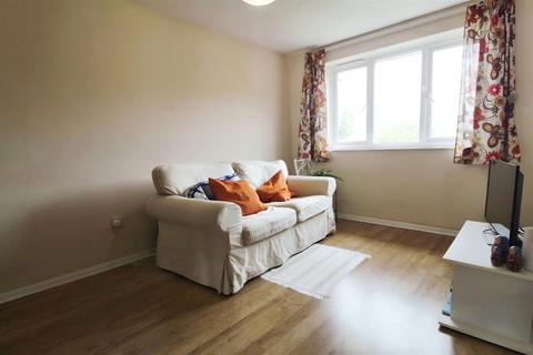 1 bedroom flat for sale, Walpole Road, Cippenham