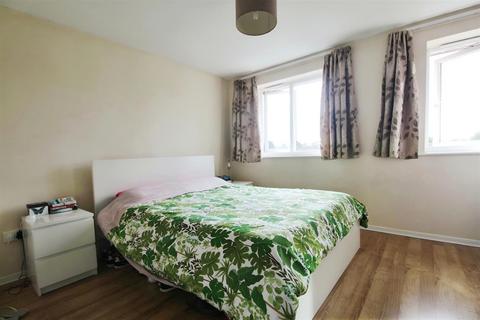 1 bedroom flat for sale, Walpole Road, Cippenham