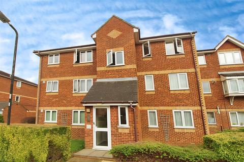 1 bedroom flat for sale, Walpole Road, Cippenham