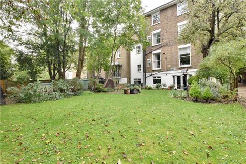 2 bedroom apartment for sale, Shooters Hill Road, Blackheath, London, SE3