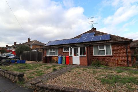 2 bedroom bungalow for sale, West Heath Road, Farnborough GU14