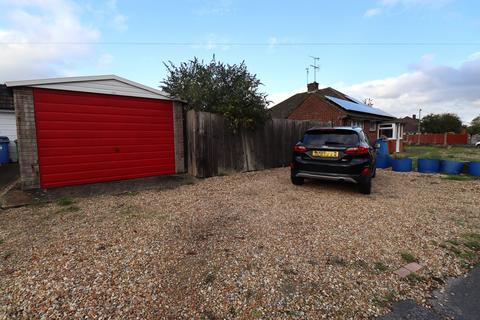 2 bedroom bungalow for sale, West Heath Road, Farnborough GU14