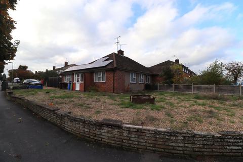 2 bedroom bungalow for sale, West Heath Road, Farnborough GU14