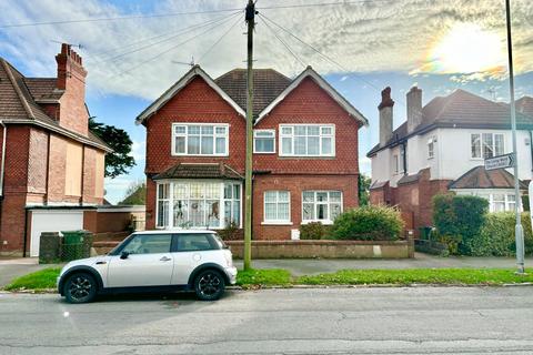 1 bedroom ground floor flat for sale, Collington Avenue , Bexhill-on-Sea, TN39