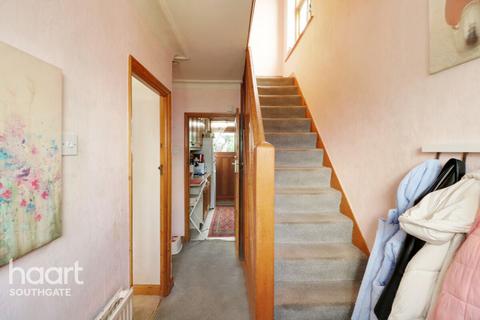 3 bedroom end of terrace house for sale, Daneland, Barnet