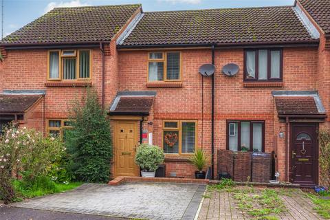 2 bedroom terraced house for sale, Pewsey Vale, Berkshire RG12