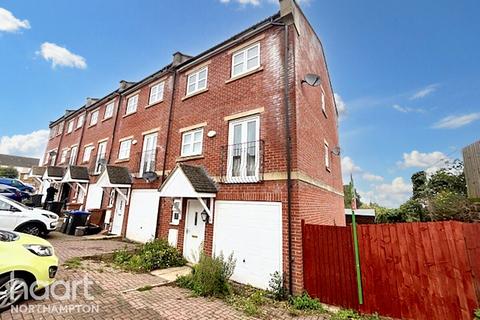 4 bedroom end of terrace house for sale, Braunston Close, Northampton