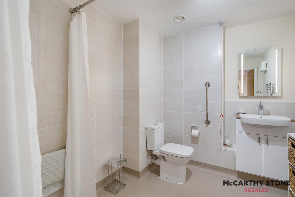 8606869-interior01.jpg