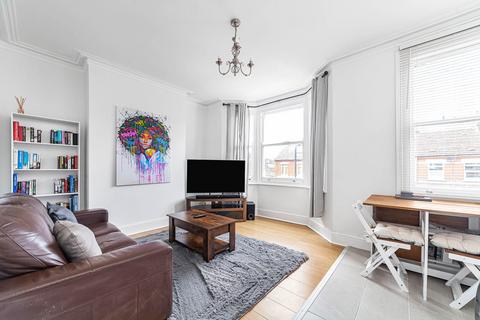 2 bedroom flat to rent, Holly Park Road, London W7