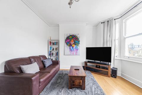 2 bedroom flat to rent, Holly Park Road, London W7