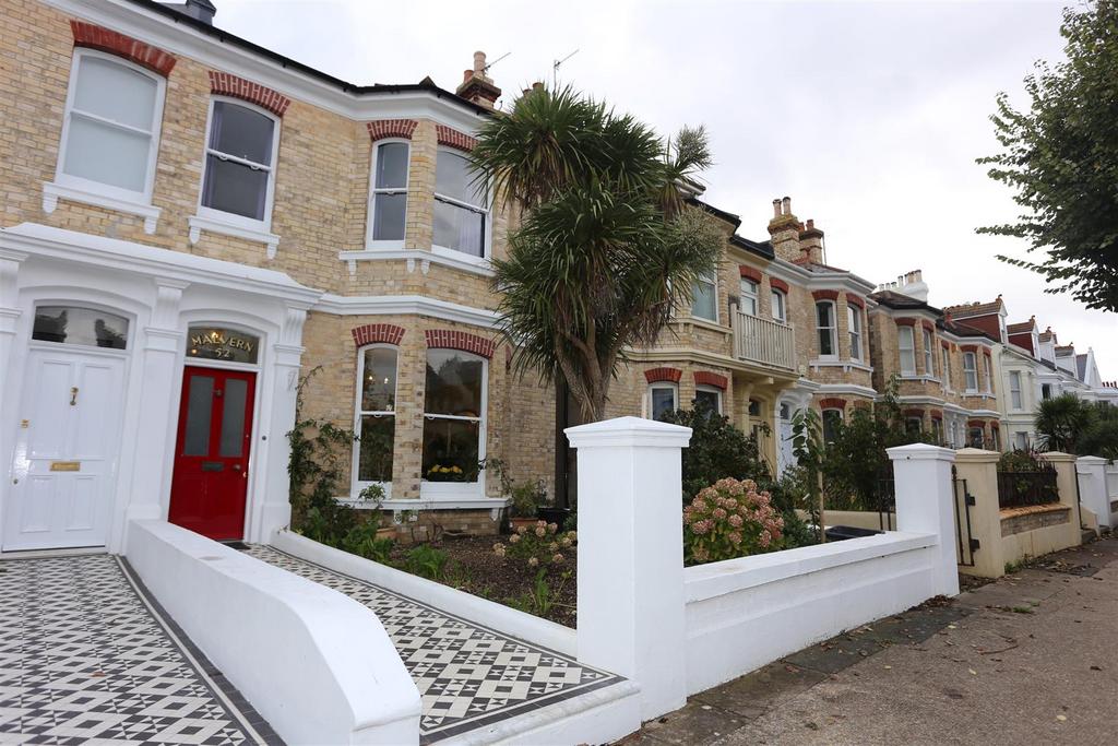 Walsingham Road, Hove 4 bed house to rent £3,500 pcm (£808 pw)