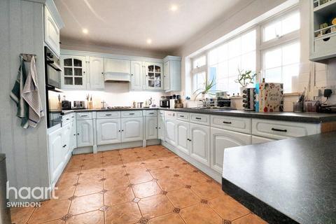 4 bedroom semi-detached house for sale, Eastville Road, Swindon