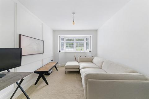 12a Longdown Lane North, Epsom, KT17 3JQ