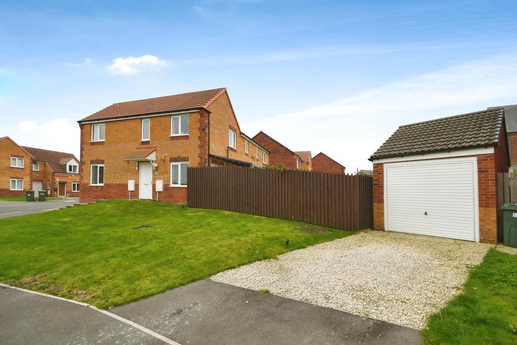 Masefield Avenue, Holmewood... 3 bed semidetached house for sale £