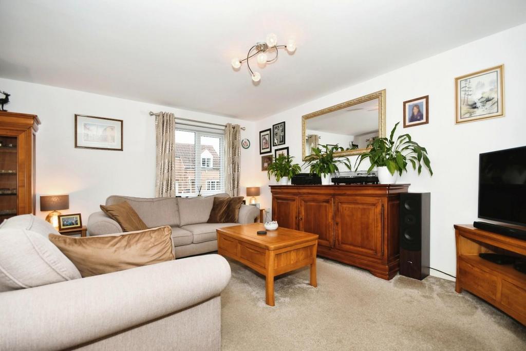 Masefield Avenue, Holmewood... 3 bed semidetached house for sale £