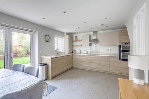 3 bedroom detached house for sale, Edmund Close, Rochford, SS4