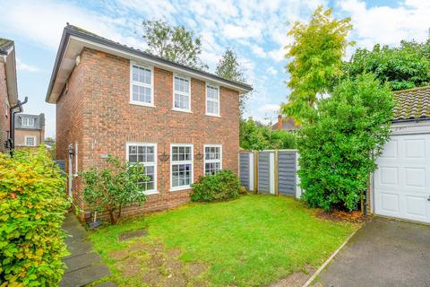 4 bedroom detached house for sale, Darnley Park, Weybridge, KT13