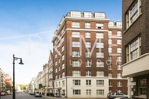 Studio to rent, 39 Hill Street, London W1J