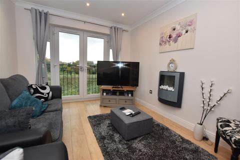 2 bedroom apartment to rent, Charlton Mews, Hull