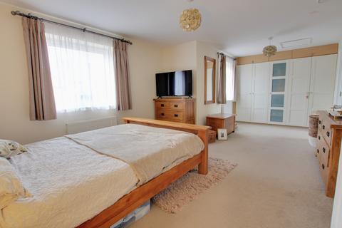 4 bedroom house for sale, TAMWORTH ROAD, WATERLOOVILLE