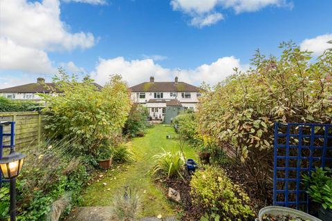 28 Barton Way, Croxley Green, Rickmansworth, WD3 3QA