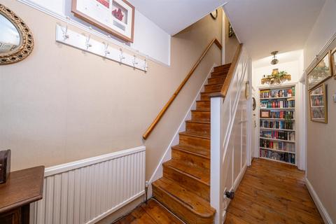 28 Barton Way, Croxley Green, Rickmansworth, WD3 3QA