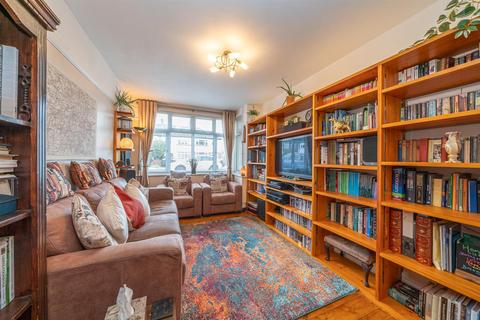 28 Barton Way, Croxley Green, Rickmansworth, WD3 3QA