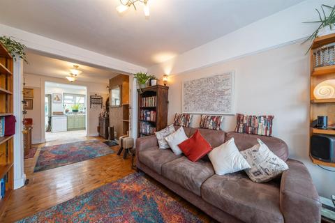 28 Barton Way, Croxley Green, Rickmansworth, WD3 3QA