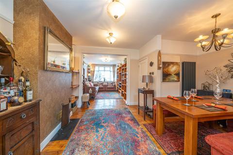 28 Barton Way, Croxley Green, Rickmansworth, WD3 3QA