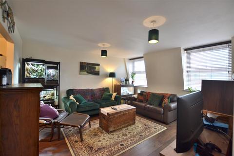 2 bedroom flat for sale, Fleet Road, Fleet GU51