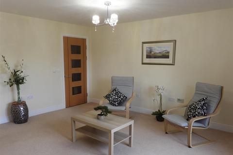 2 bedroom apartment for sale, Algar Court, Penn Road, Wolverhampton