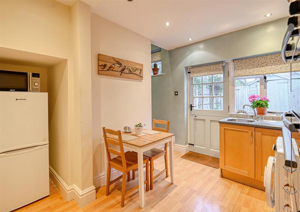 5 Cliff Road-3.jpg