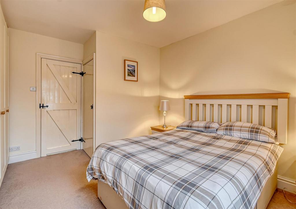 5 Cliff Road-5.jpg